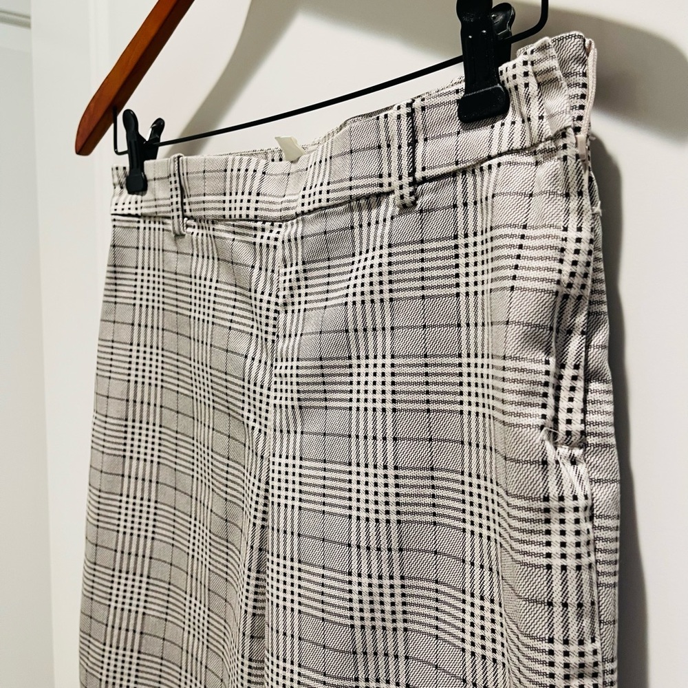 H&M cropped pants.